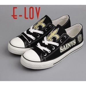 E - Lov Saints Beautiful Tennis Shoes Sz 10